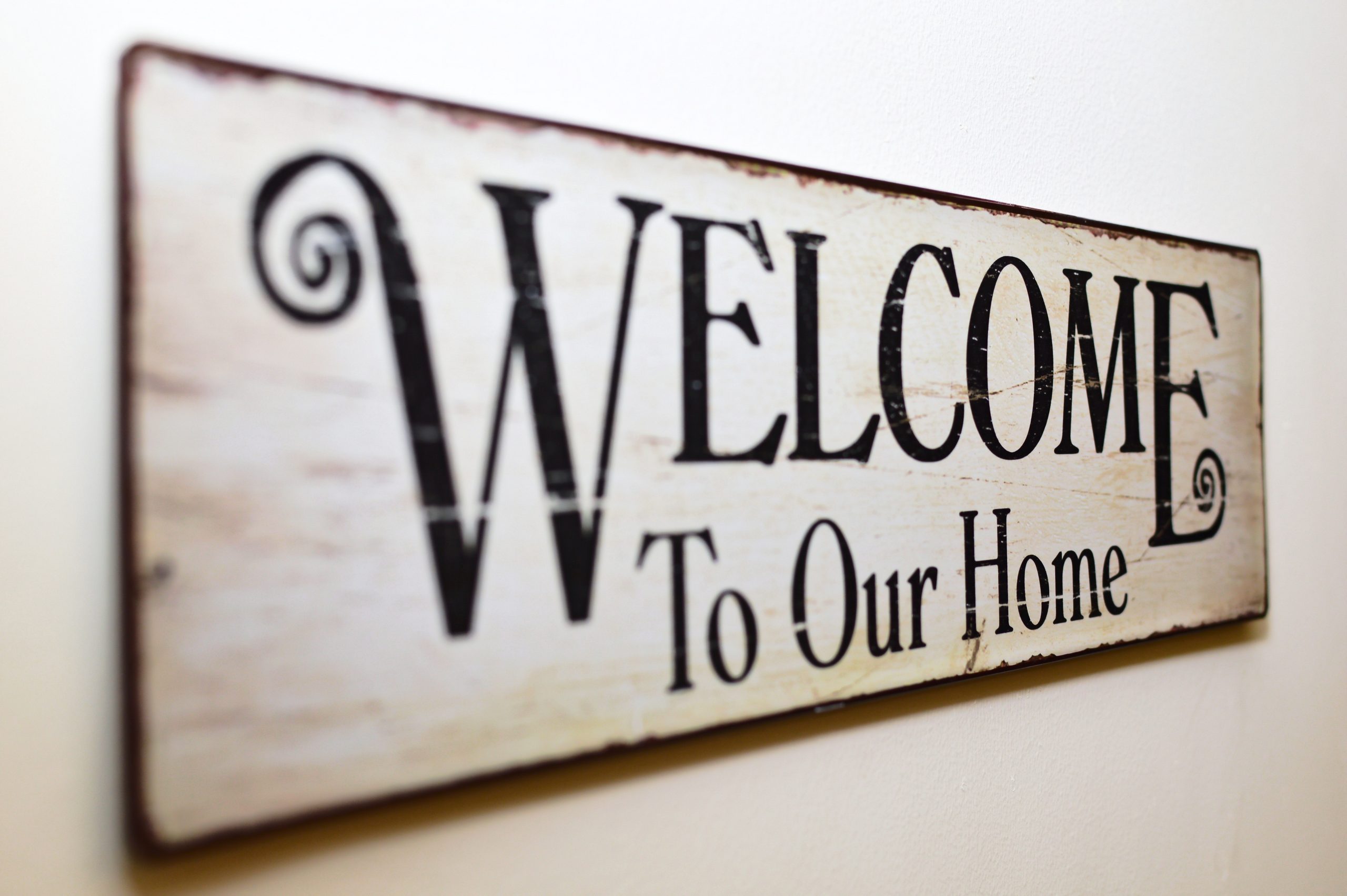 welcome-to-our-home-print-brown-wooden-wall-decor-163046